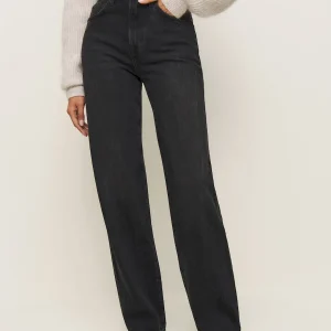 Val 90s Mid Rise Straight Jeans