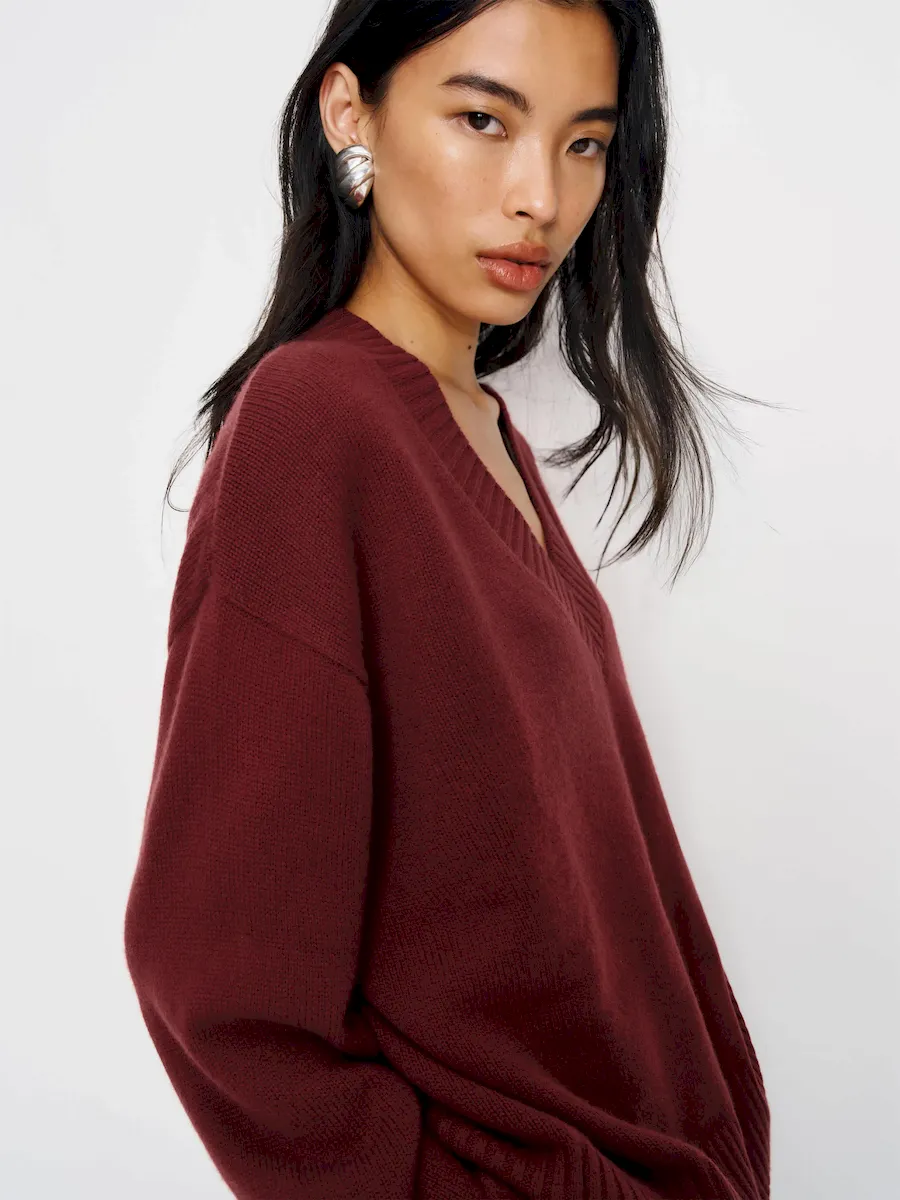 Jadey Cashmere Oversized V-neck Sweater - Image 4
