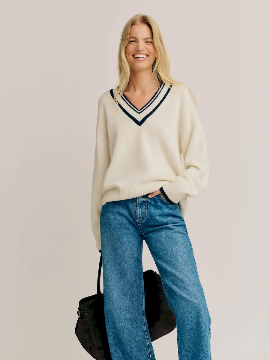 Jadey Cashmere Oversized V-neck Sweater - Image 4