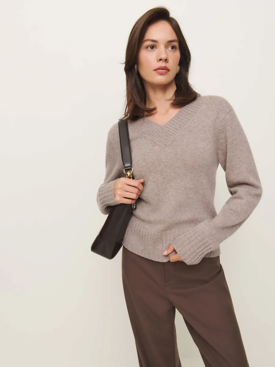Dulce Cashmere V-neck Sweater - Image 2