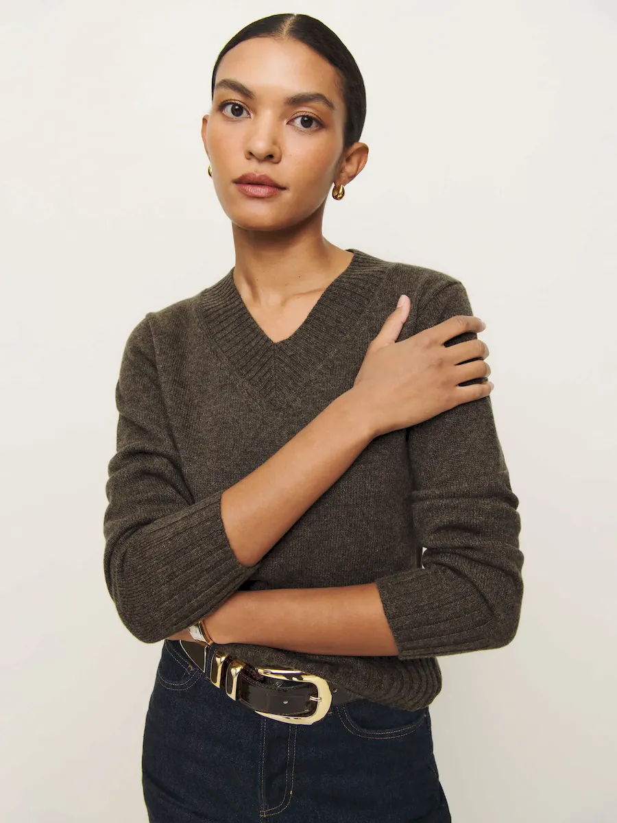Dulce Cashmere V-neck Sweater - Image 2