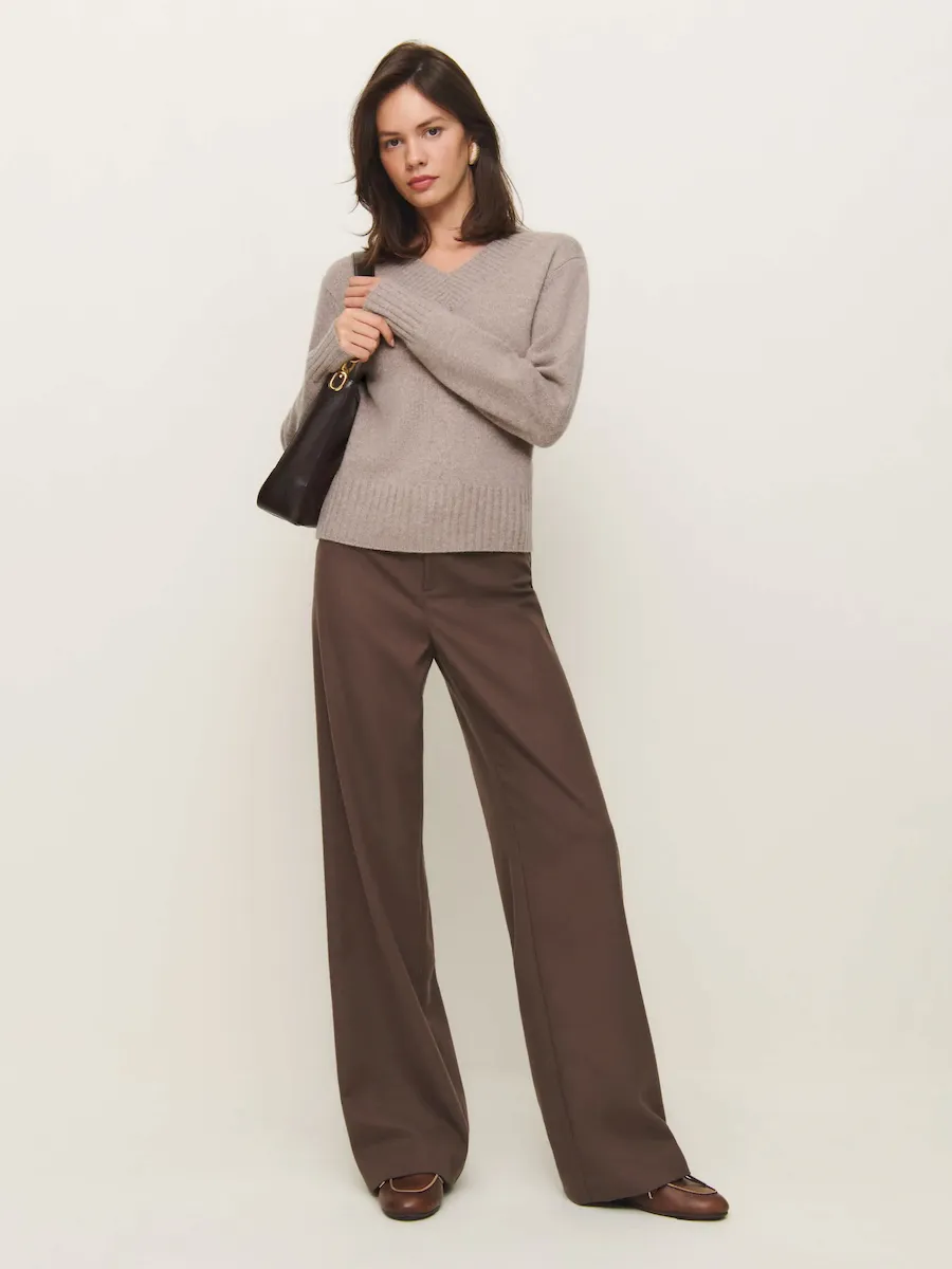 Dulce Cashmere V-neck Sweater - Image 3