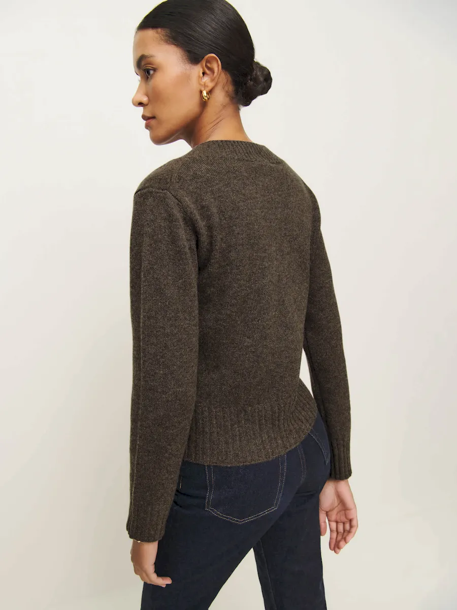 Dulce Cashmere V-neck Sweater - Image 3