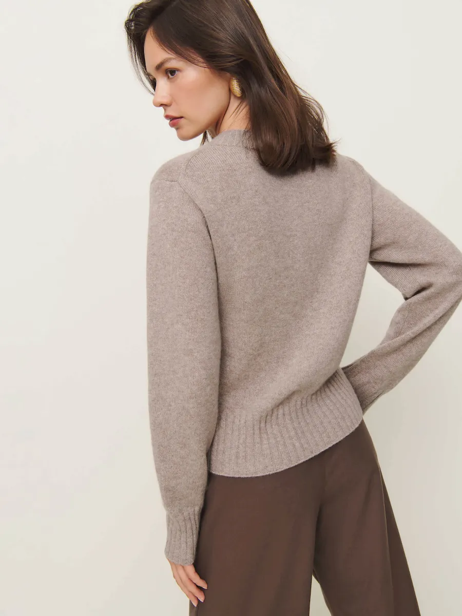 Dulce Cashmere V-neck Sweater - Image 4